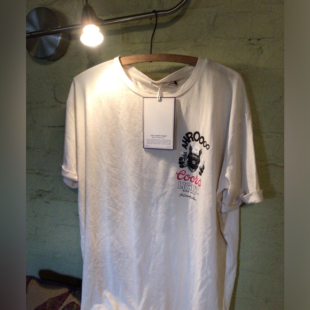 NEW! the Laundry Room Aroo oversized tee